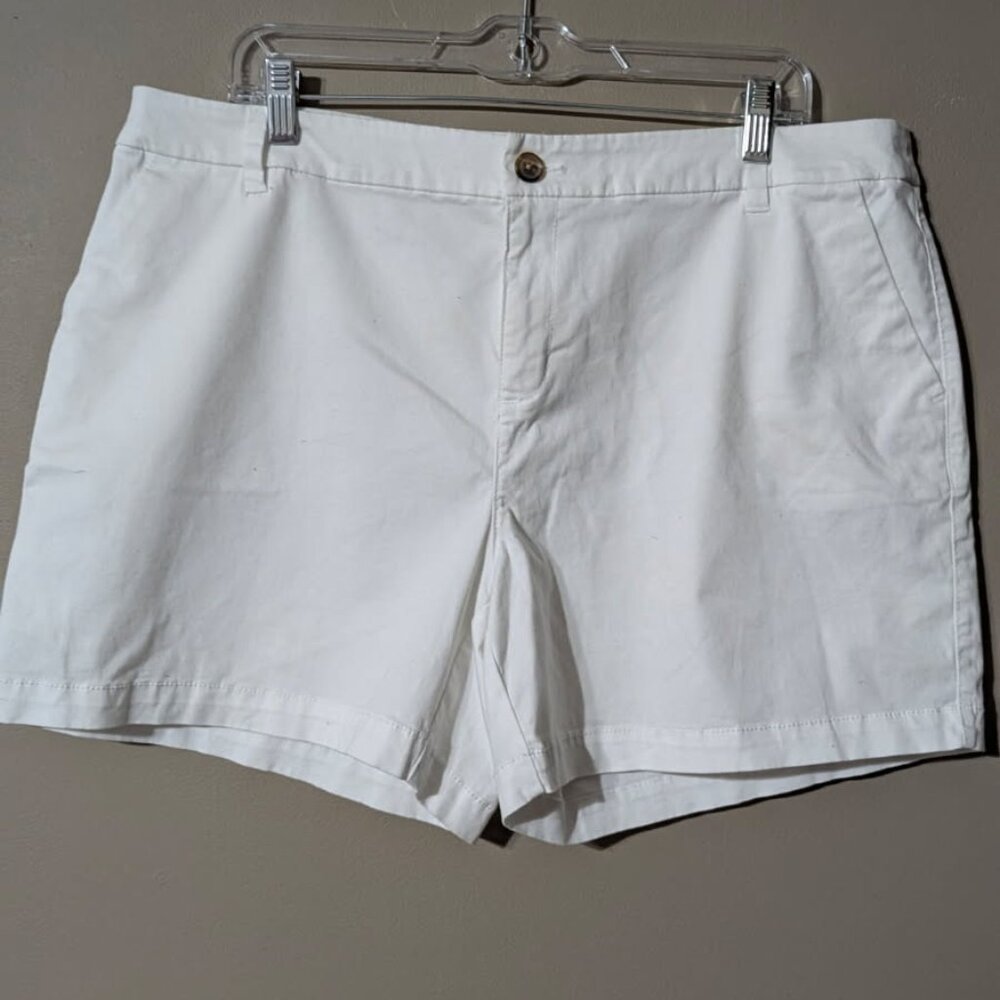Style & co white shorts size 18 classic cut